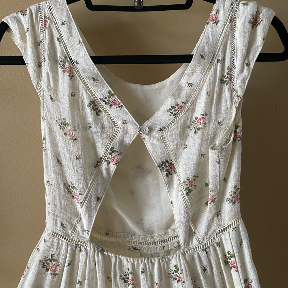 Kimchi Blue Long White Floral Maxi Dress